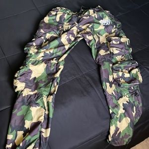 Utility cargo pants Camo color way from kings play apparel worn once